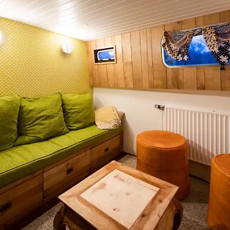 Bateau Peniche Au Coeur De Bed & Breakfast *