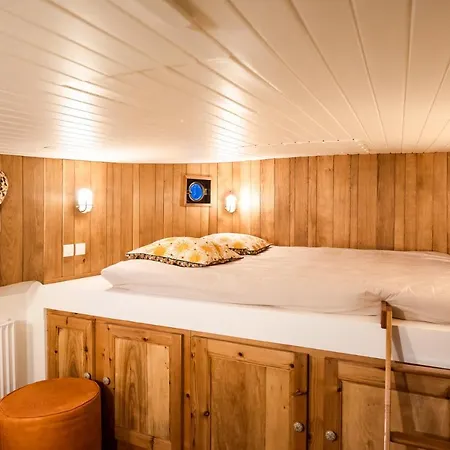 Bateau Peniche Au Coeur De Bed & Breakfast *