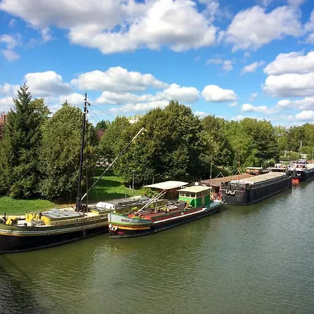 Bateau Peniche Au Coeur De Lille