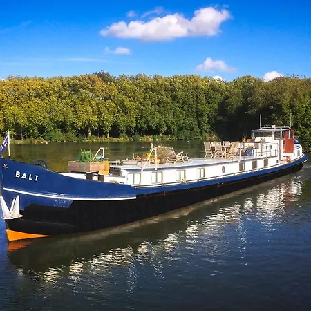 Bed & Breakfast Bateau Peniche Au Coeur De Lille
